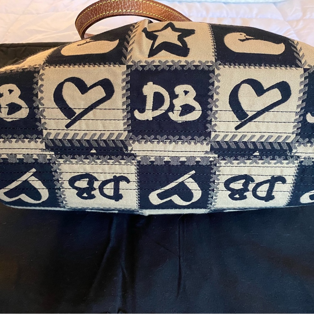Dooney & Bourke Black and Tan Pattern Shoulder Bag - Picture 2 of 11